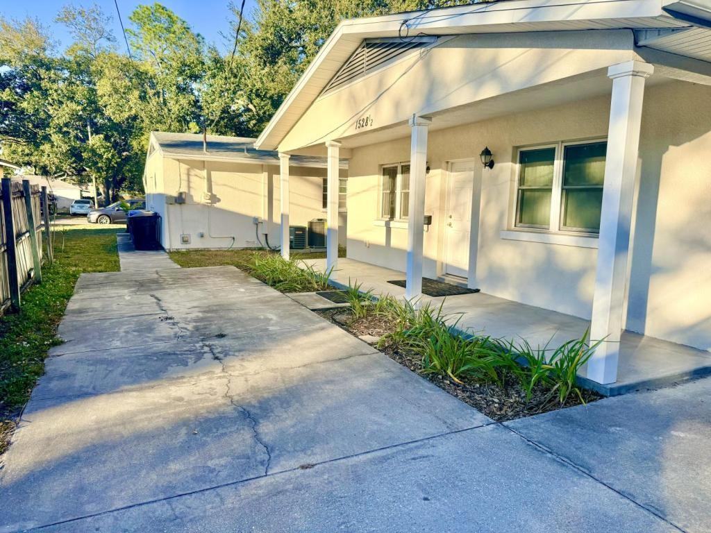 1528 1/2 41st Ave N - Photo 3 of 17