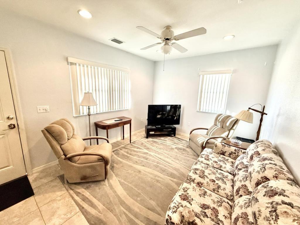 1528 1/2 41st Ave N - Photo 7 of 17