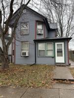 featured image of 906 E 9th St