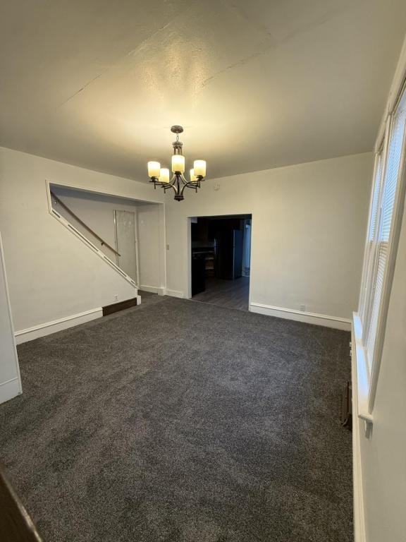 906 E 9th St - Photo 3 of 14