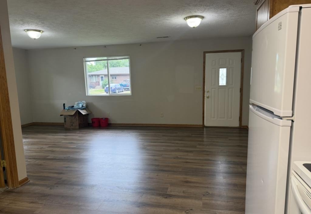 2117 4th St - Photo 4 of 16