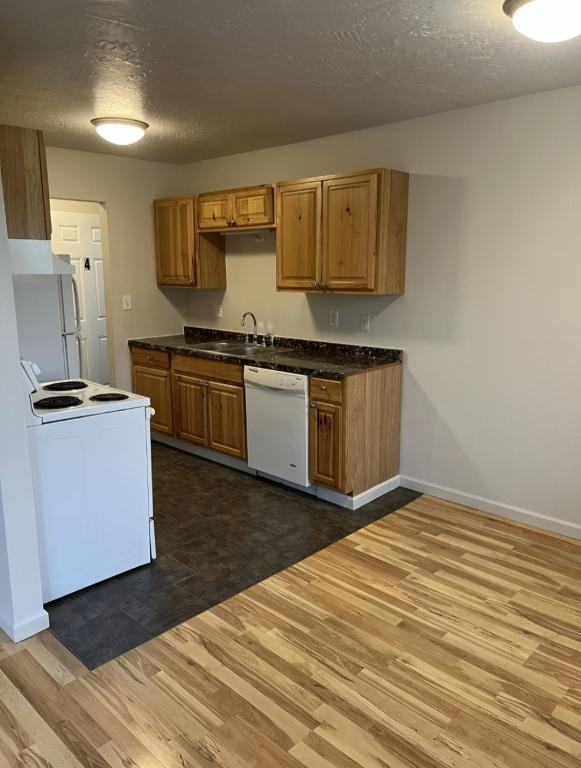 3308 Maple St - Photo 4 of 11