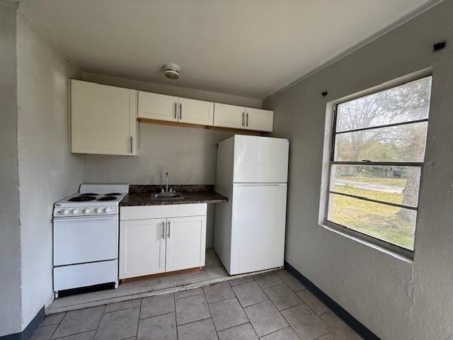 1630 Sue Dr Apt B - Photo 2 of 6