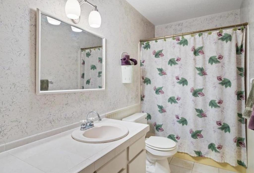 10414 Valley Forge Ln N - Photo 7 of 15