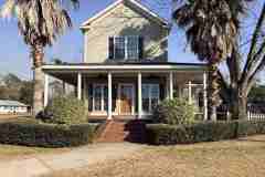 611 N Davis St - Photo 1 of 1