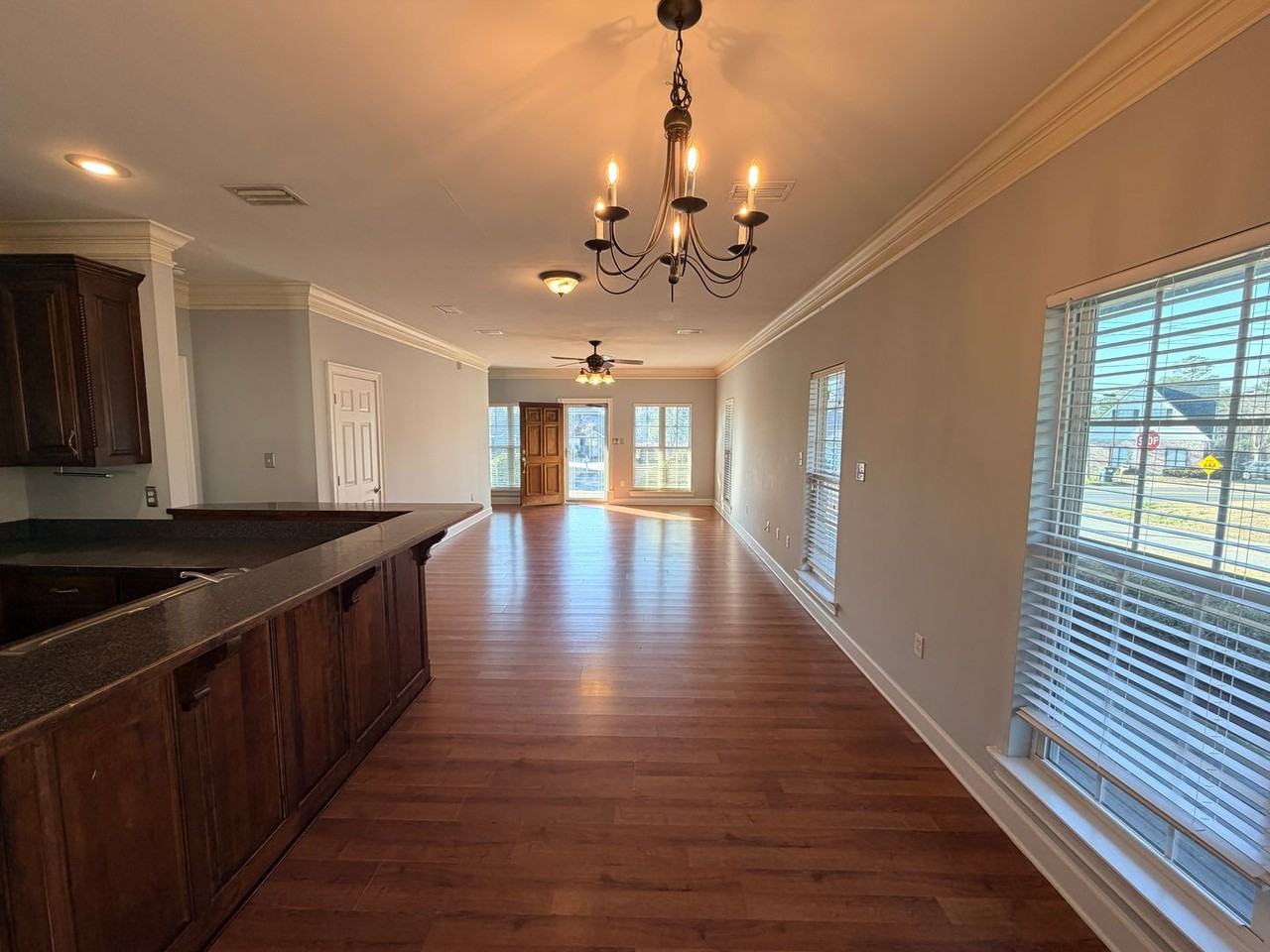 611 N Davis St - Photo 7 of 40