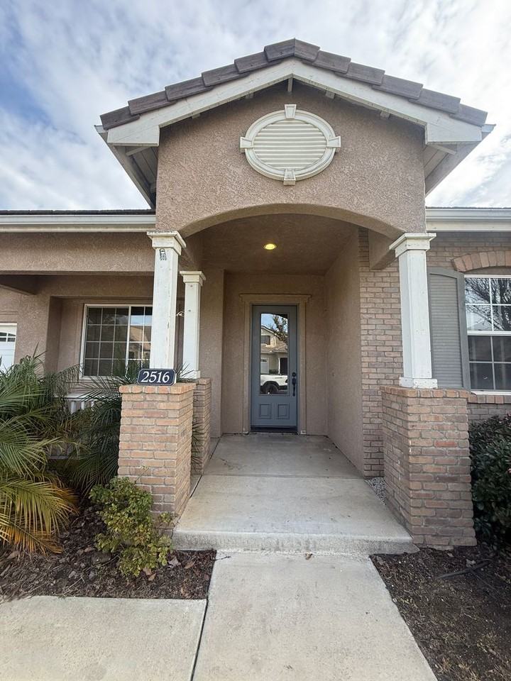 2516 Logan Dr - Photo 2 of 50