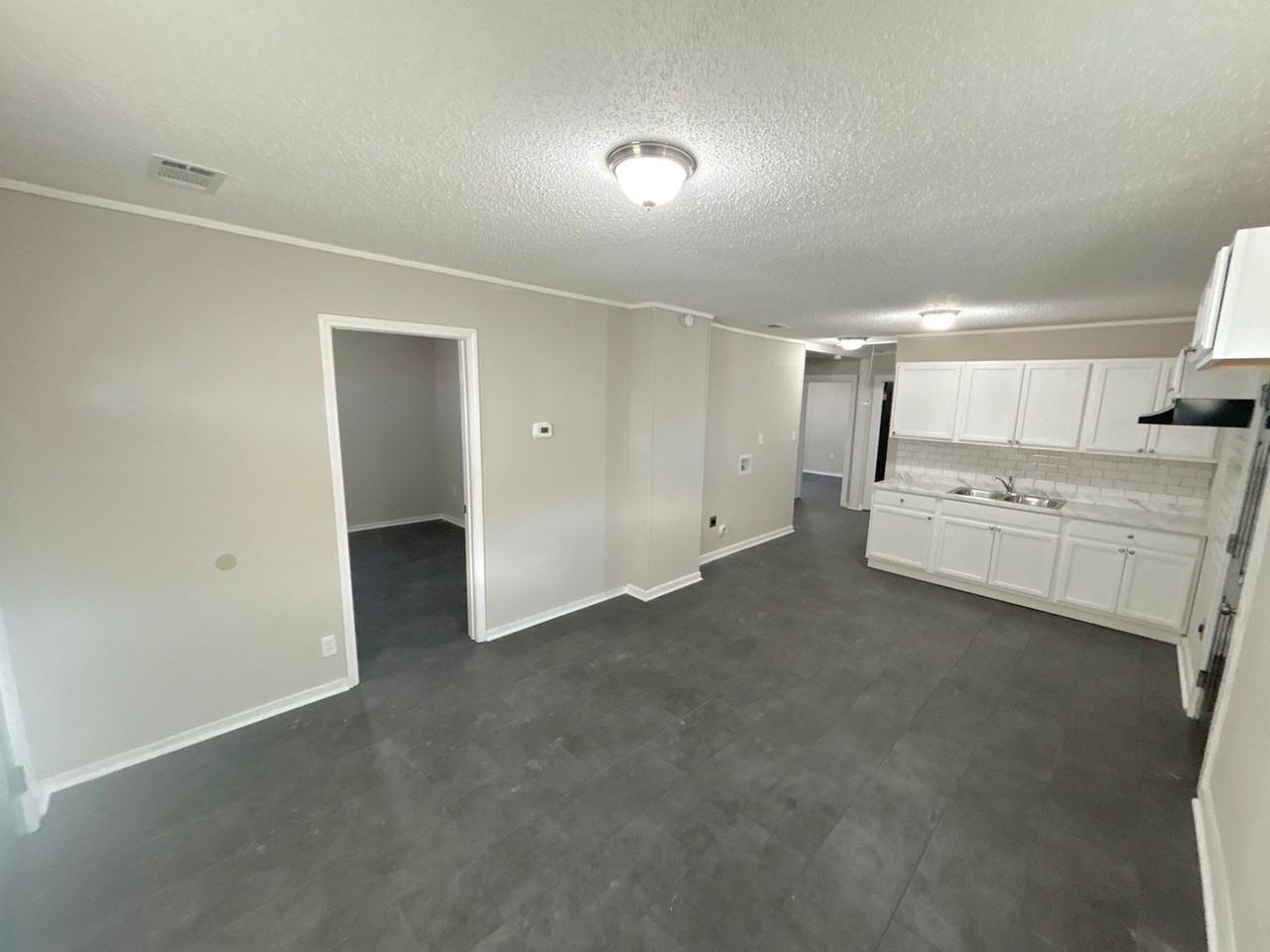 2971 Forest Ave - Photo 2 of 11