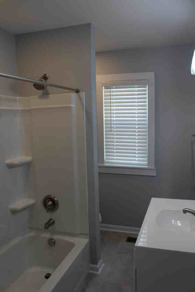 932 Linwood Ave - Photo 3 of 17