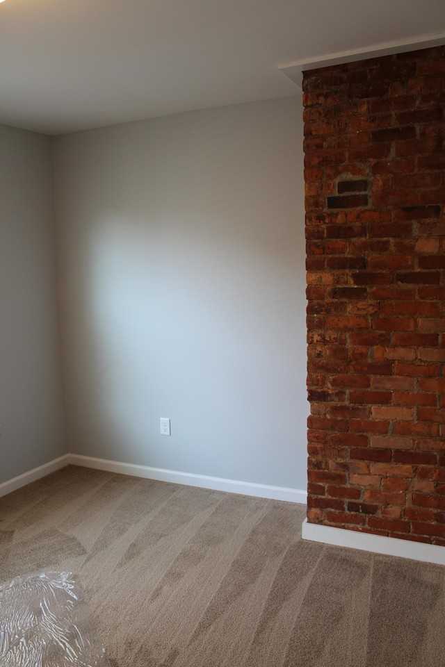 932 Linwood Ave - Photo 4 of 17