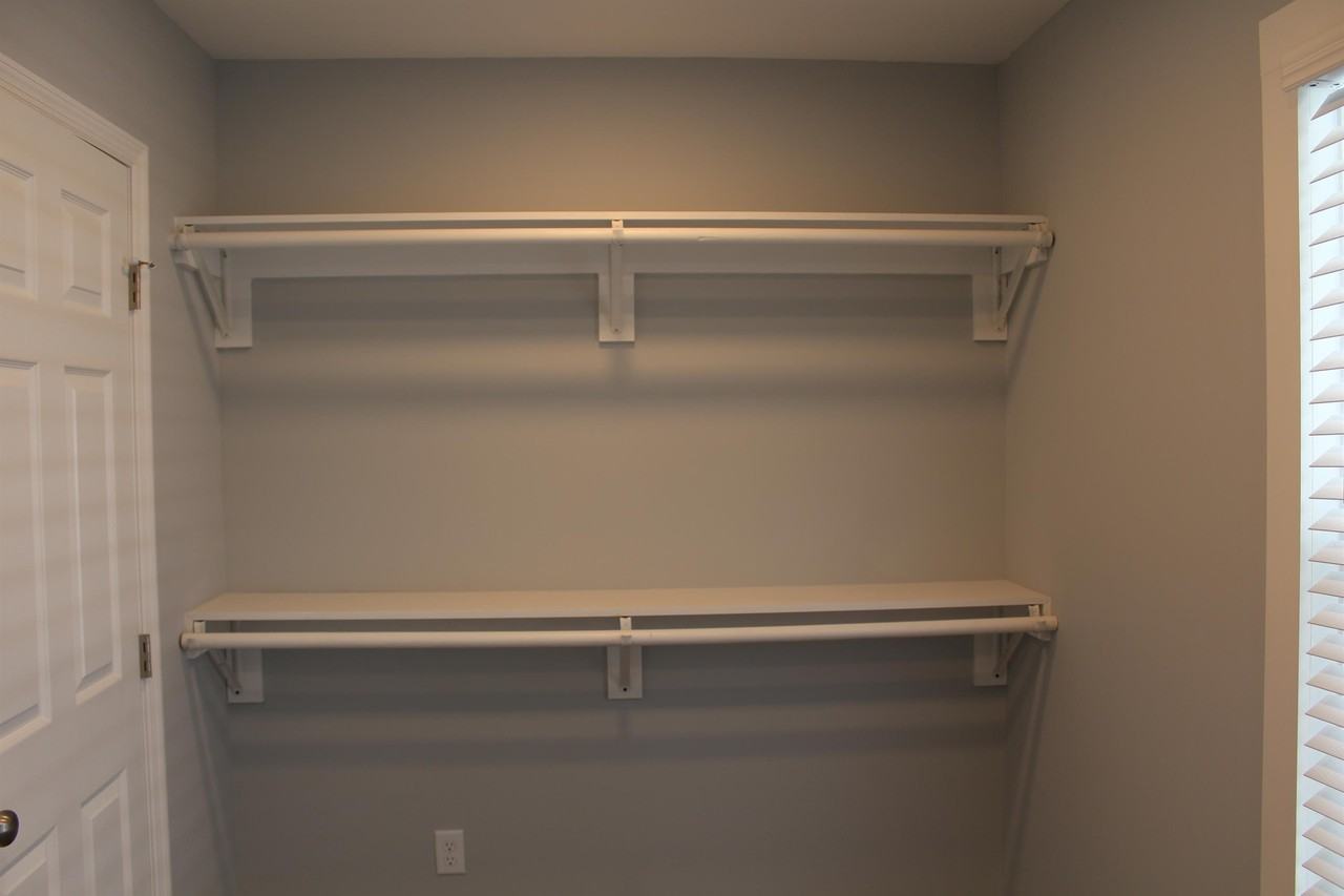 932 Linwood Ave - Photo 6 of 17