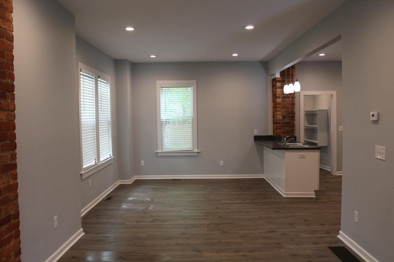 932 Linwood Ave - Photo 5 of 17