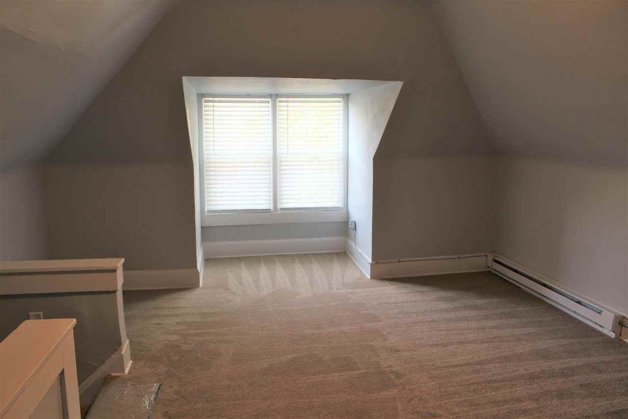 932 Linwood Ave - Photo 2 of 17