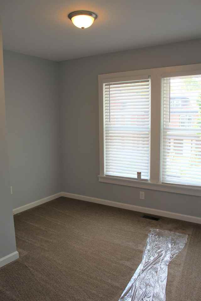 932 Linwood Ave - Photo 5 of 17