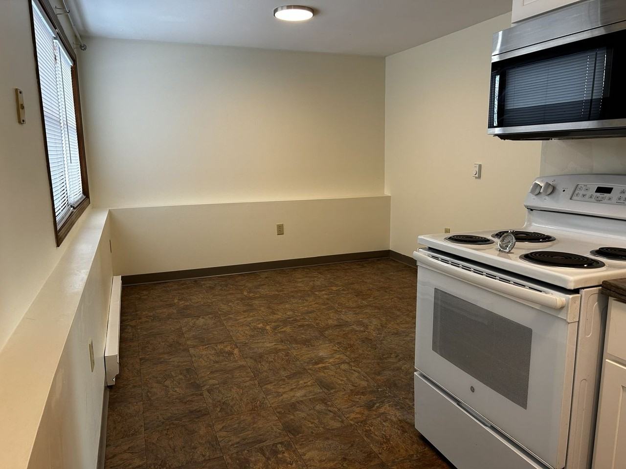 3735 - 3737 Allen - Photo 5 of 21