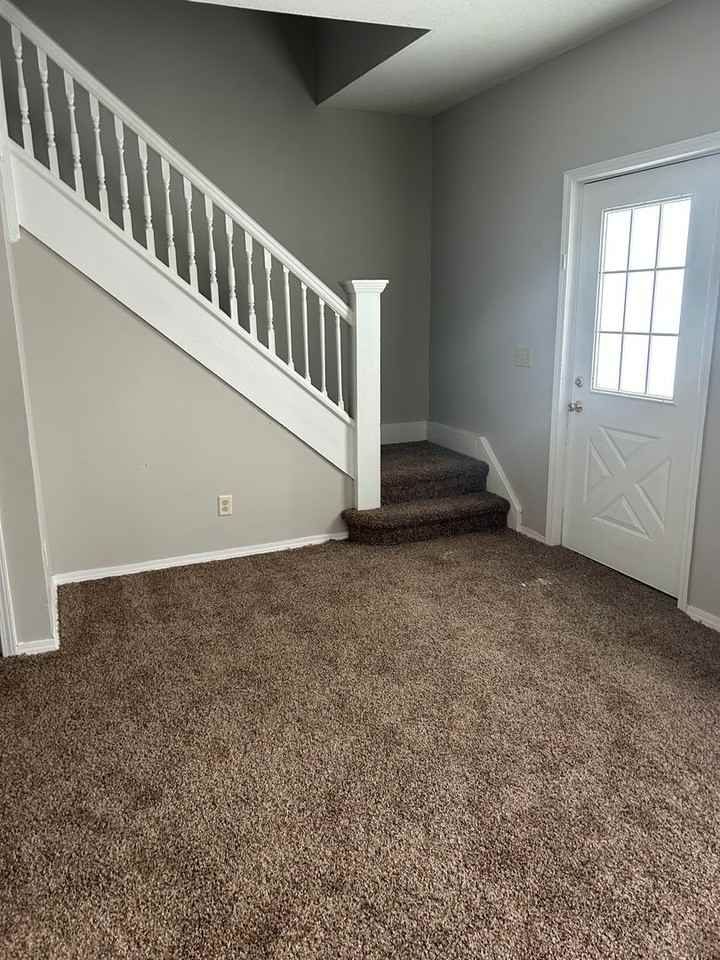 2726 John St - Photo 2 of 9