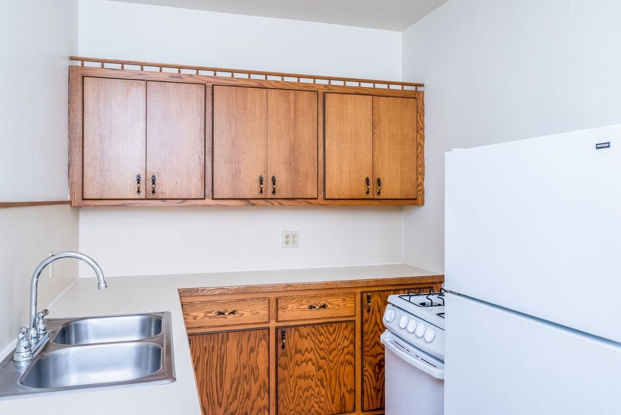 2600 Pleasant Ave S - Photo 2 of 23