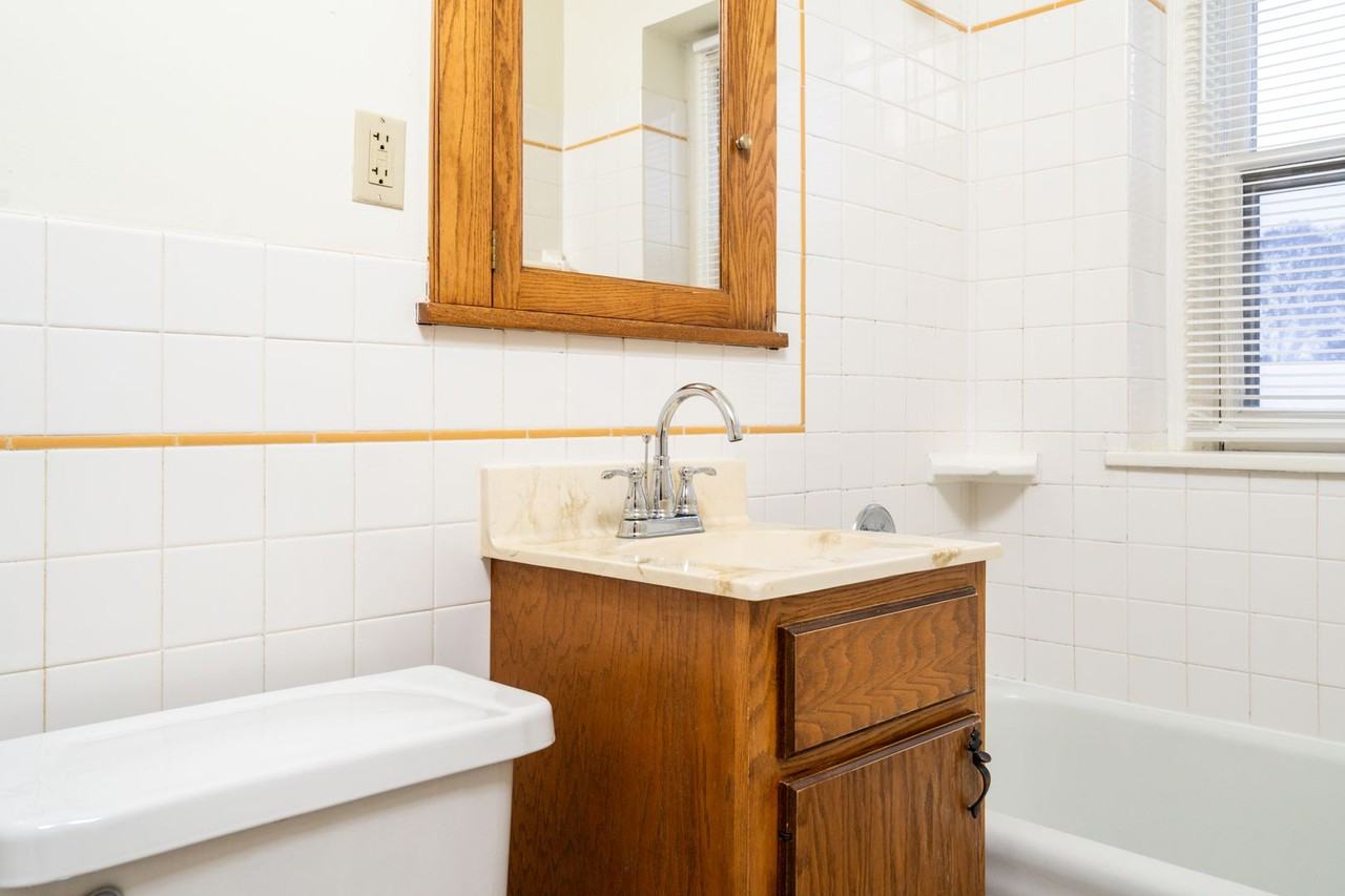 2600 Pleasant Ave S - Photo 3 of 23