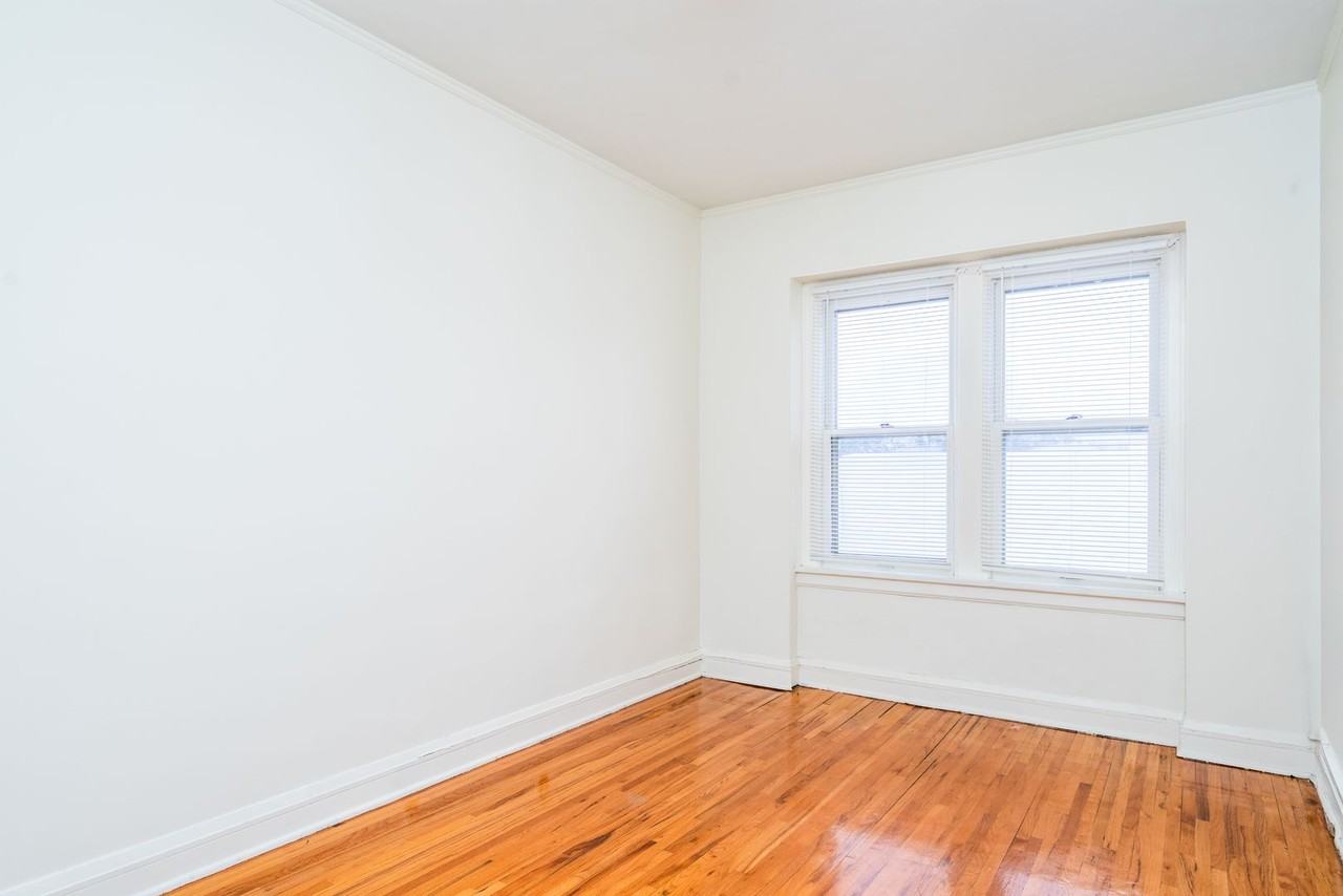 2600 Pleasant Ave S - Photo 4 of 23