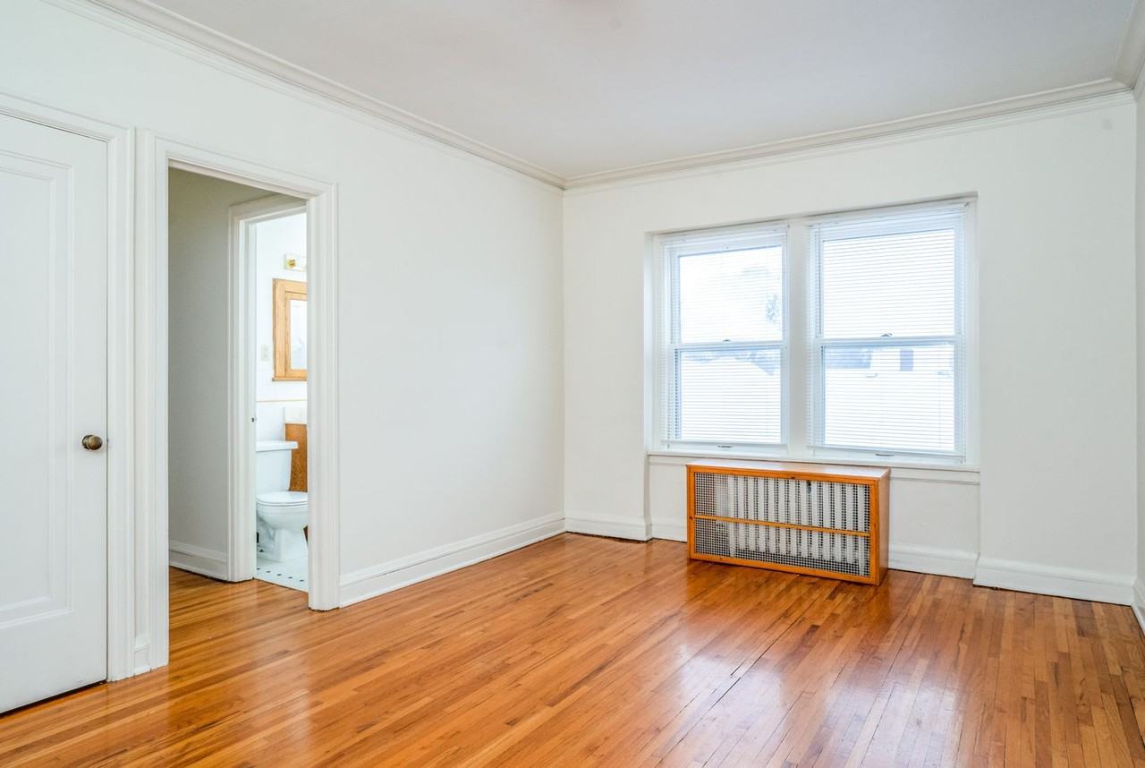 2600 Pleasant Ave S - Photo 7 of 23