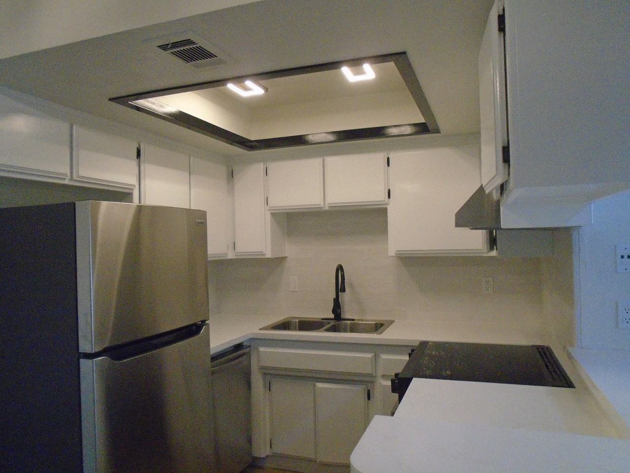 5100 DUNSMUIR 5100 #10 - Photo 5 of 14