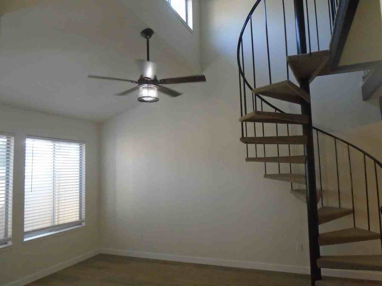 5100 DUNSMUIR 5100 #10 - Photo 2 of 14