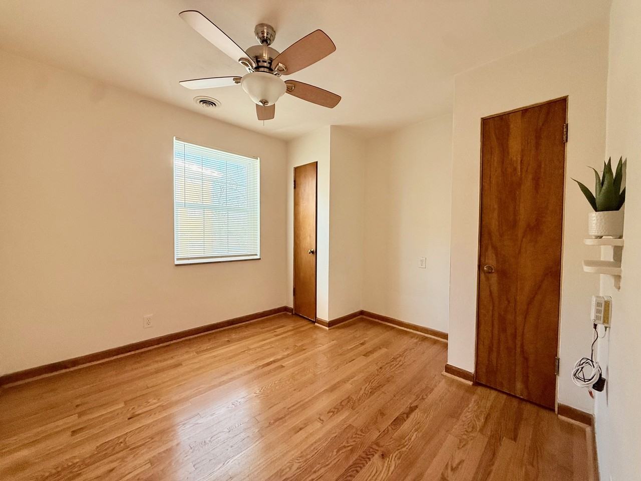 5821 Sunshine Drive #E - Photo 6 of 10