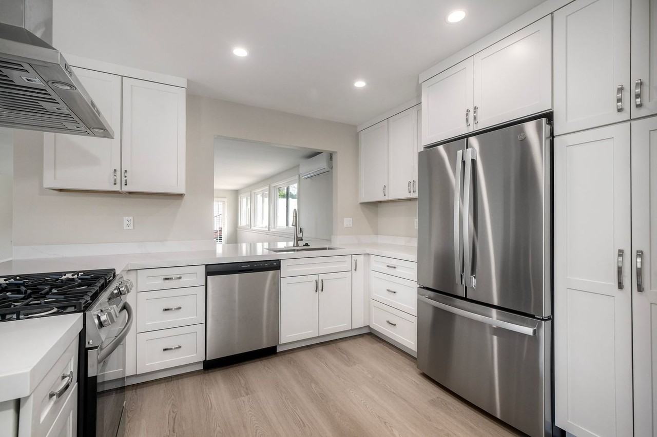 3570 Trieste Dr - Photo 7 of 21