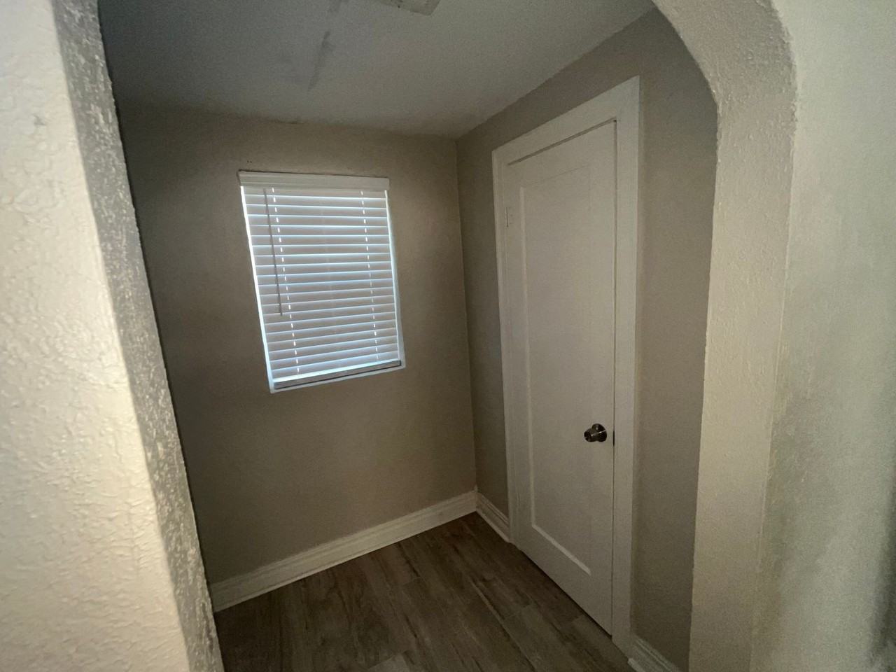 1924 Nw Arlington Ave - Photo 2 of 8