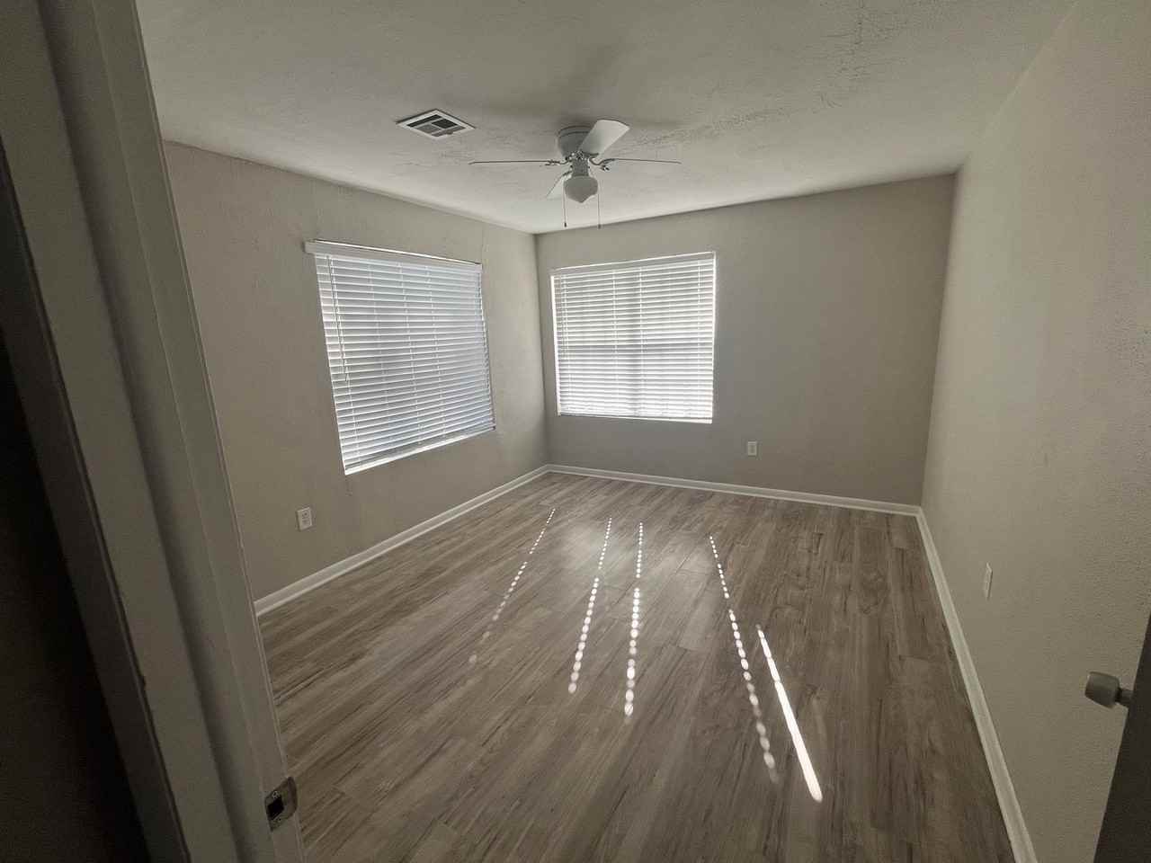 1924 Nw Arlington Ave - Photo 7 of 8