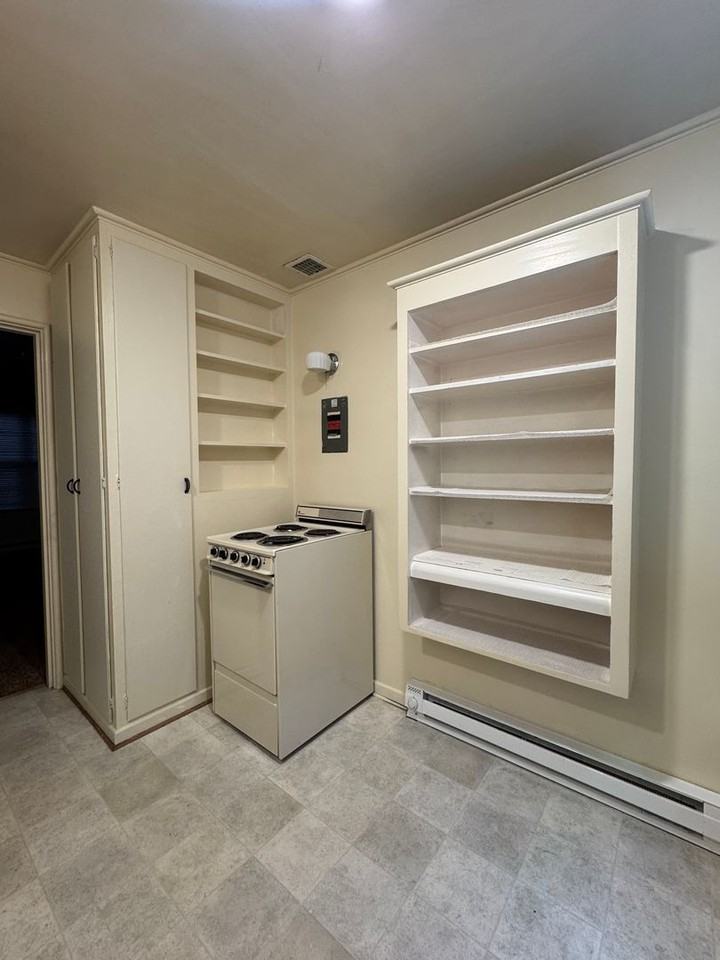 1014 Lawrence St - Photo 4 of 16