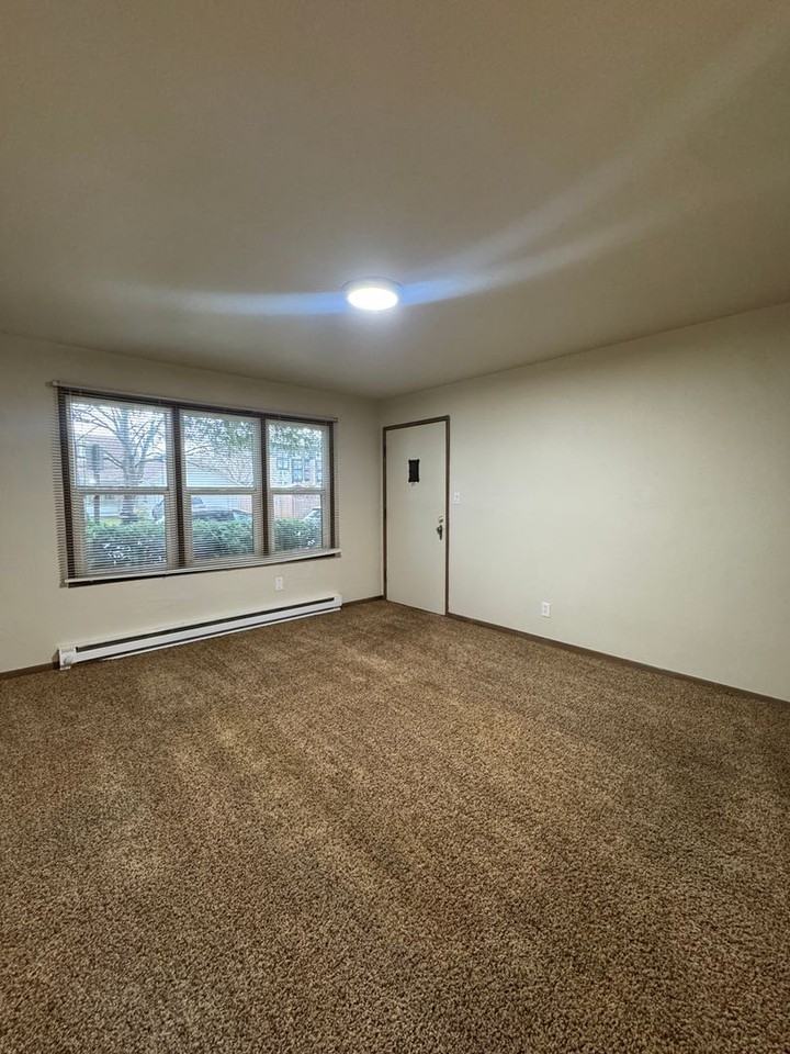 1014 Lawrence St - Photo 6 of 16