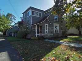 featured image of 247 Nw 11th St