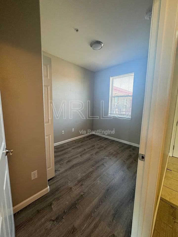 965 Doubles Dr #213 - Photo 5 of 9