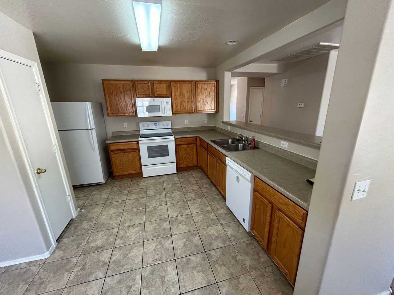 16152 W Calavar Rd - Photo 2 of 14