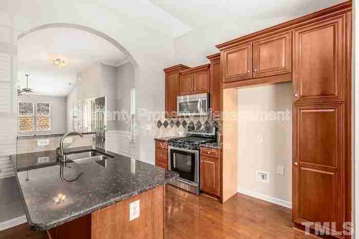 7717 Cape Charles Dr - Photo 3 of 10