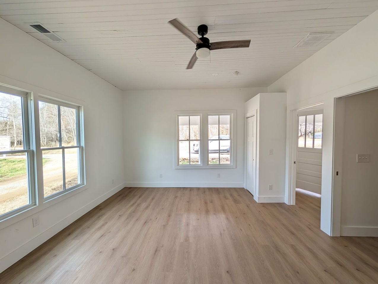 1623 Barnardsville Hwy - Photo 3 of 17