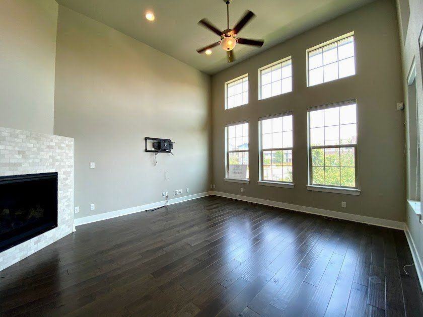 5447 Valentia St - Photo 7 of 40