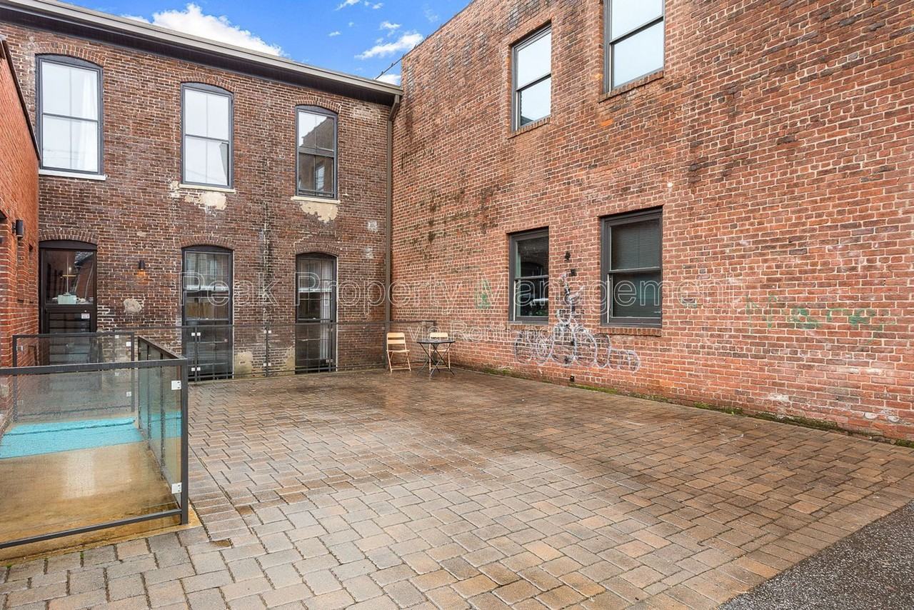 1311 Hull St #203 - Photo 4 of 15