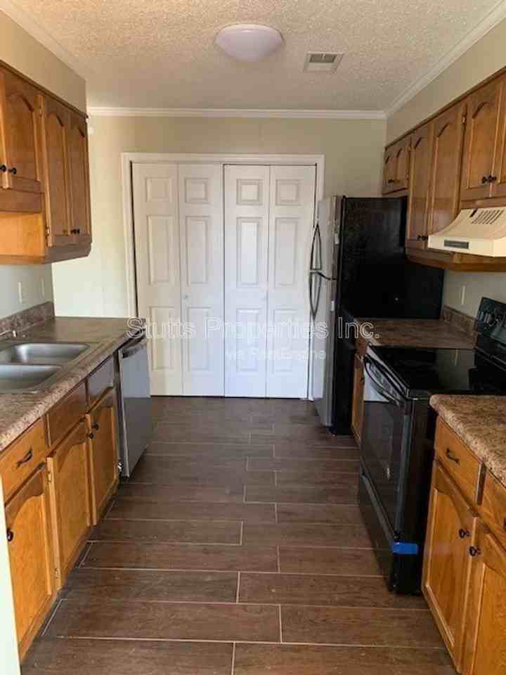 3450 Cloverdale Rd #24 - Photo 3 of 6