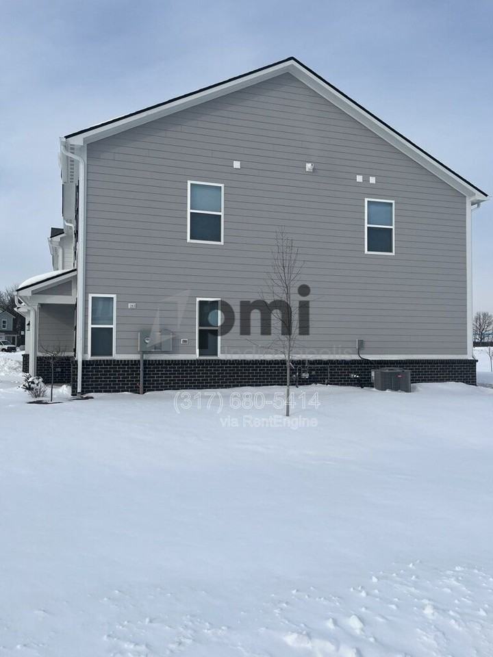 2948 Woods Edge Dr - Photo 2 of 49