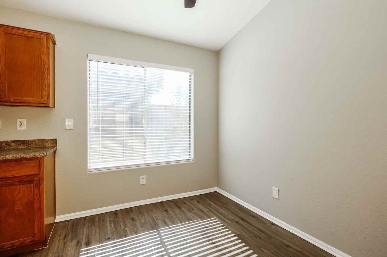 11017 W Wilshire Dr - Photo 6 of 25