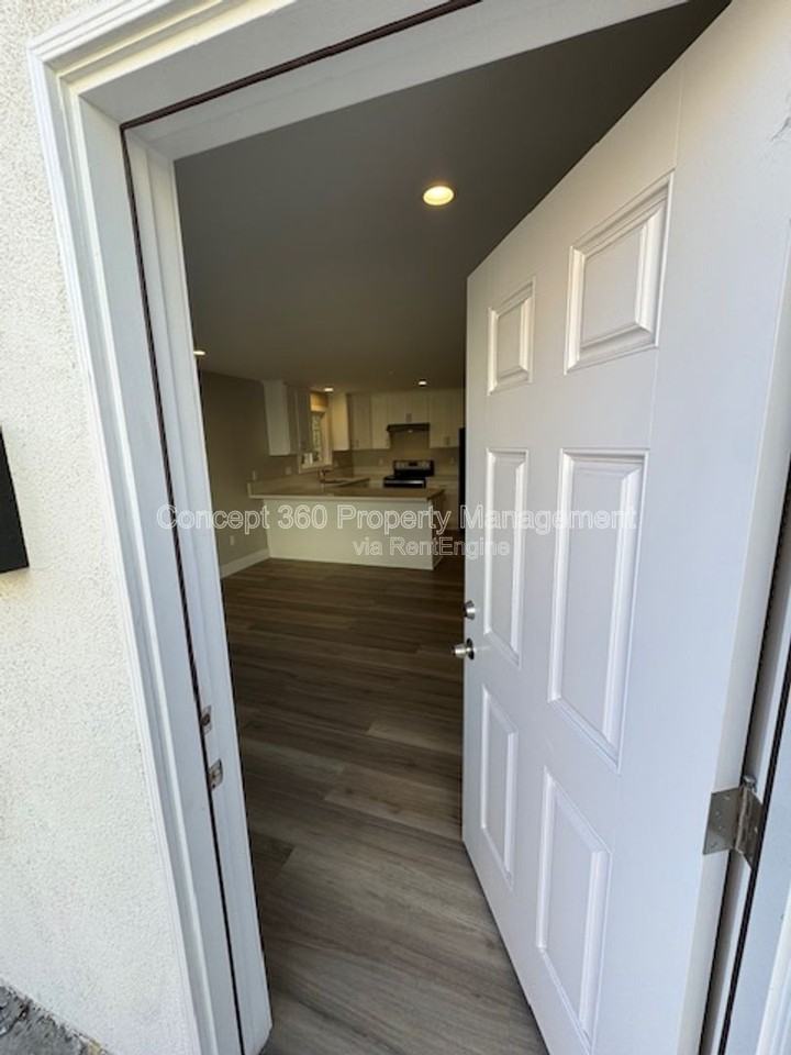 1421 Obispo Ave #A - Photo 3 of 33