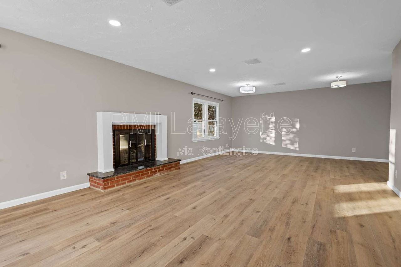 312 Highland Dr - Photo 3 of 19