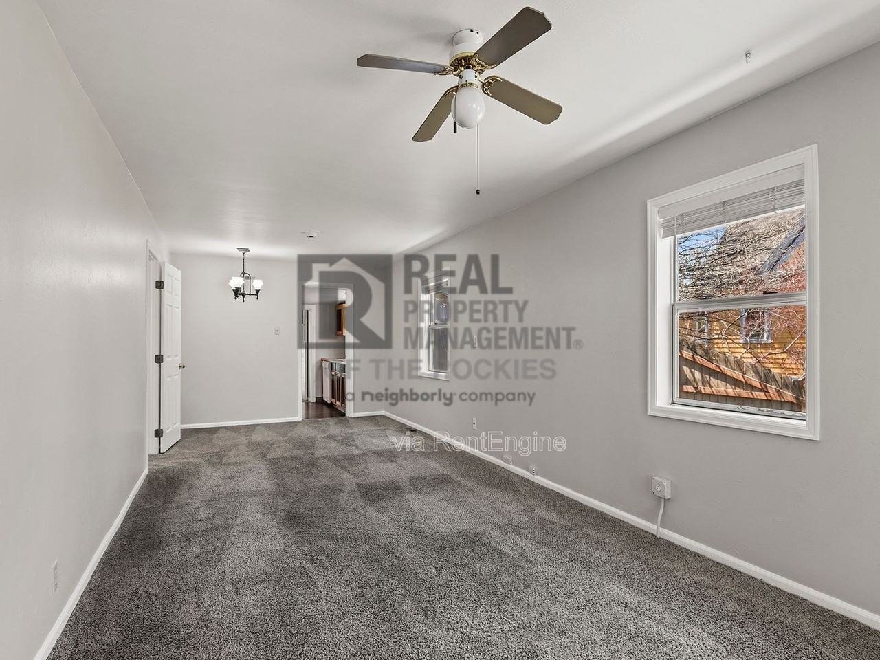 319 Walnut St - Photo 3 of 17