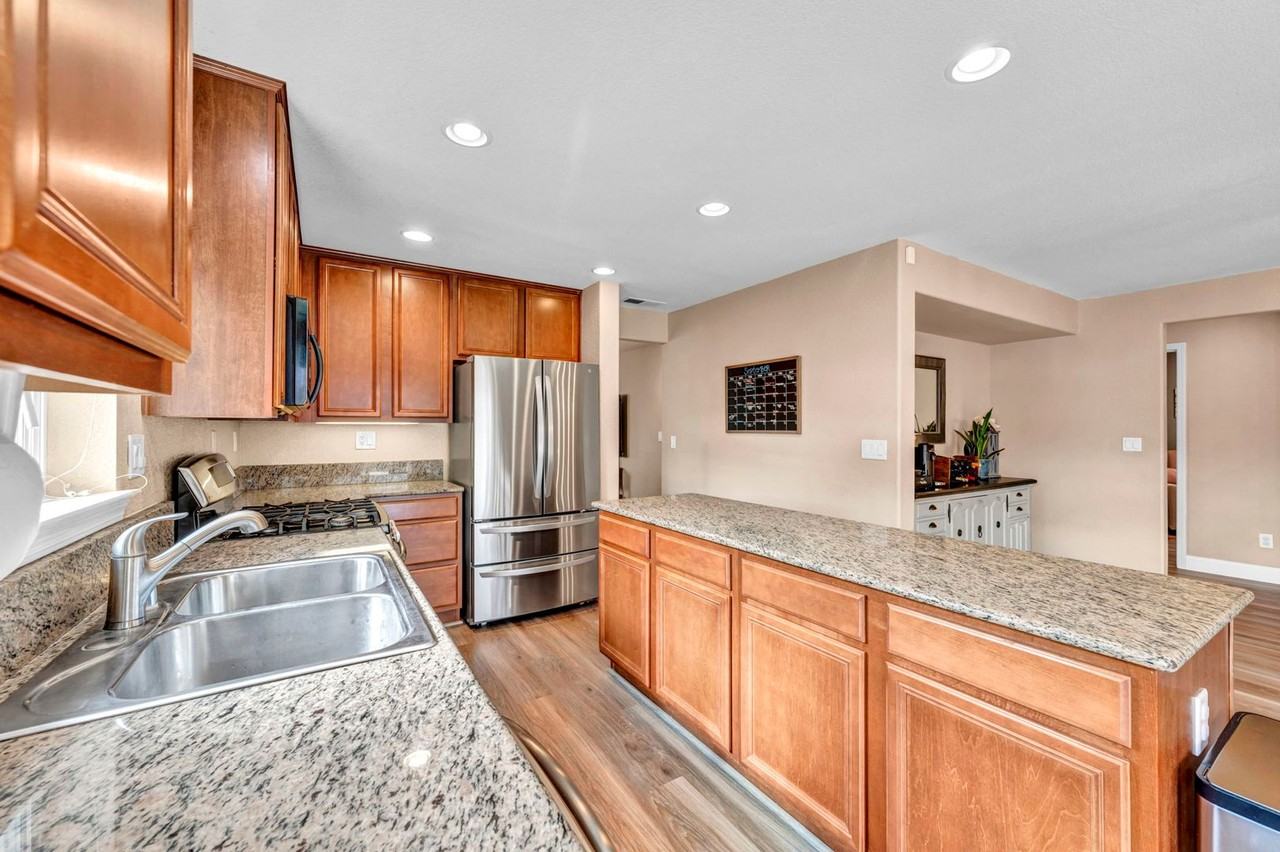 8918 Grisom Way - Photo 5 of 42