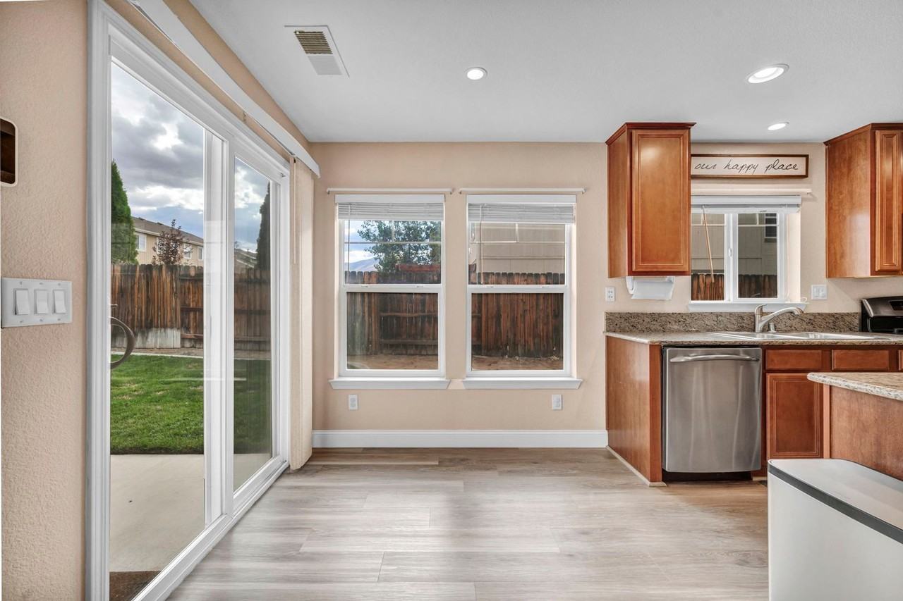 8918 Grisom Way - Photo 7 of 42