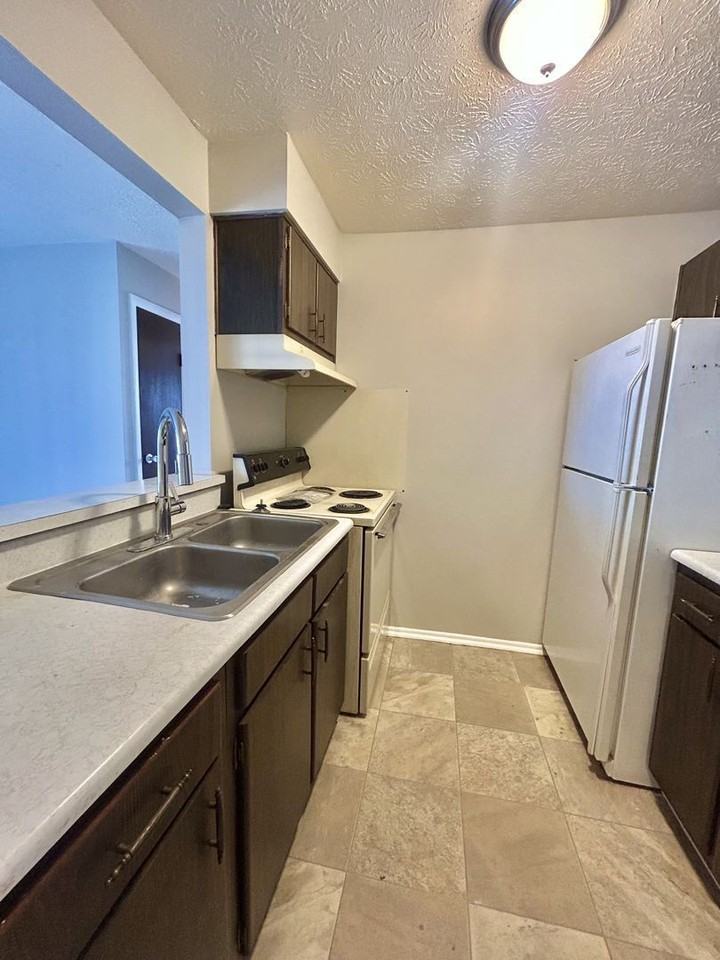 1553 Glen Parker Ave #11 - Photo 4 of 15