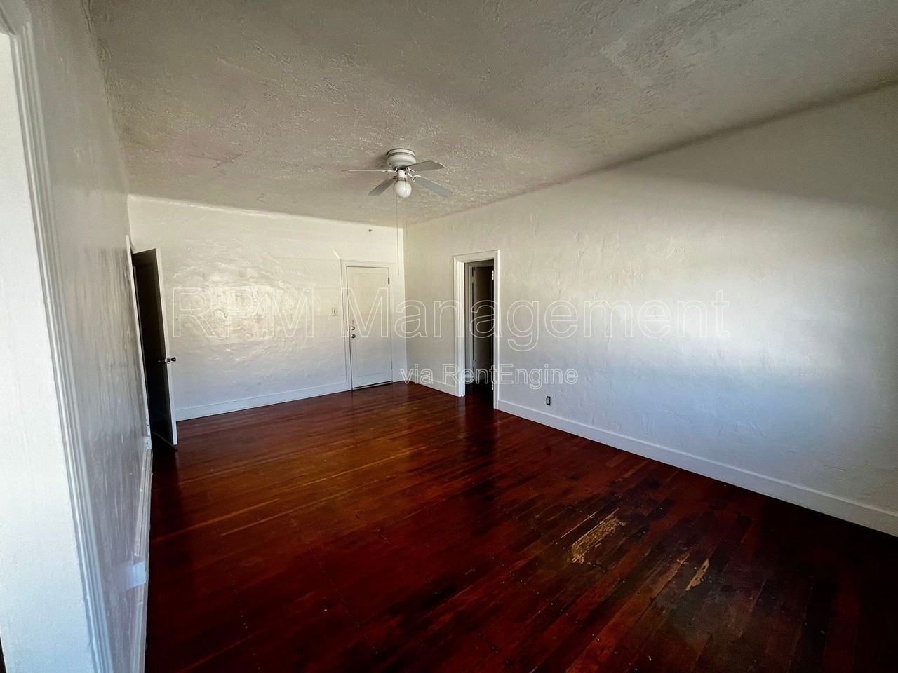 1740 Winona Blvd #303 - Photo 2 of 10