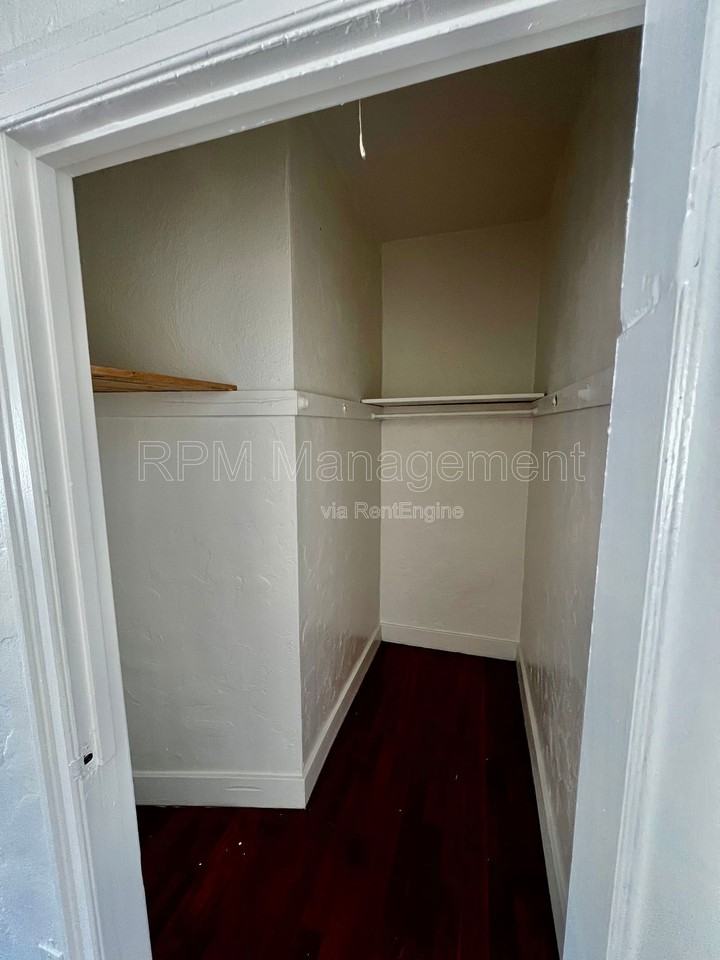 1740 Winona Blvd #303 - Photo 5 of 10